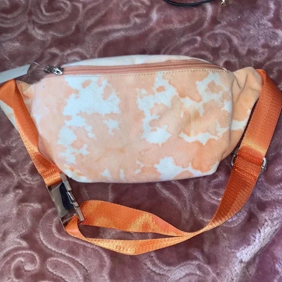 Bp. Tie Dye Fanny Pack in Brass Plum - Picture 3 of 5